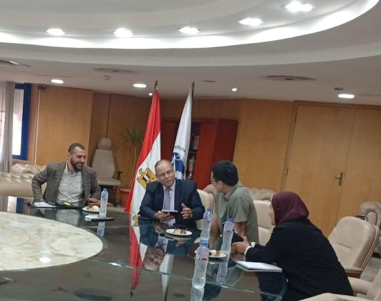 إستقبال أ.د. عبدالقادر عبدالكريم - عميد المعهد،   Mr. Zhengming Wang   مدير شركة vivo العالمية لصناعة  المحمول